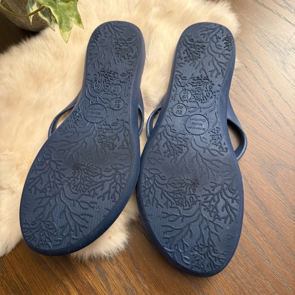 OKAB Chase Flip Flops size 10 - Picture 7 of 8